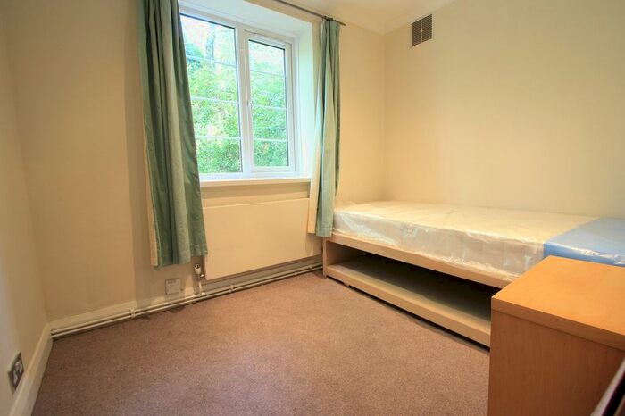 2 Bedroom Flat To Rent In Leigham Court Road, London, SW16