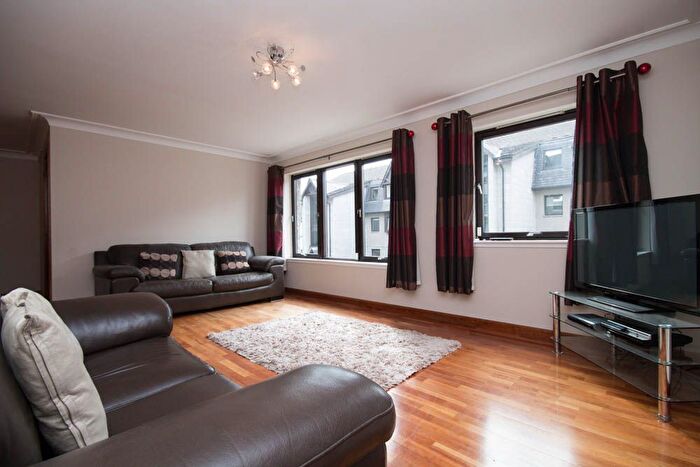 2 Bedroom Flat To Rent In Albert Den, City Centre, Aberdeen, AB25