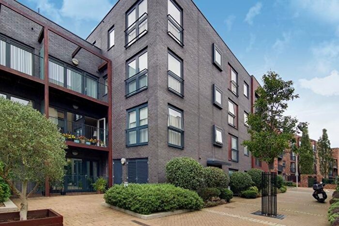 1 Bedroom Flat For Sale In Sovereign Court, Unwin Way, Stanmore, HA7