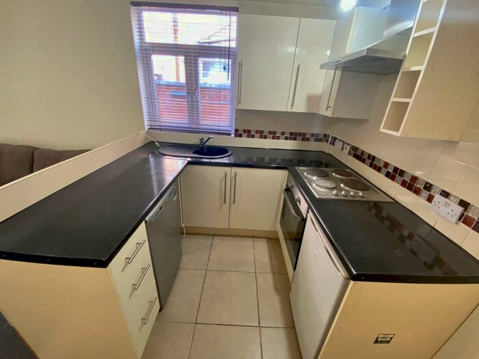 1 Bedroom Flat To Rent In Knighton Fields Road East, Leicester, LE2