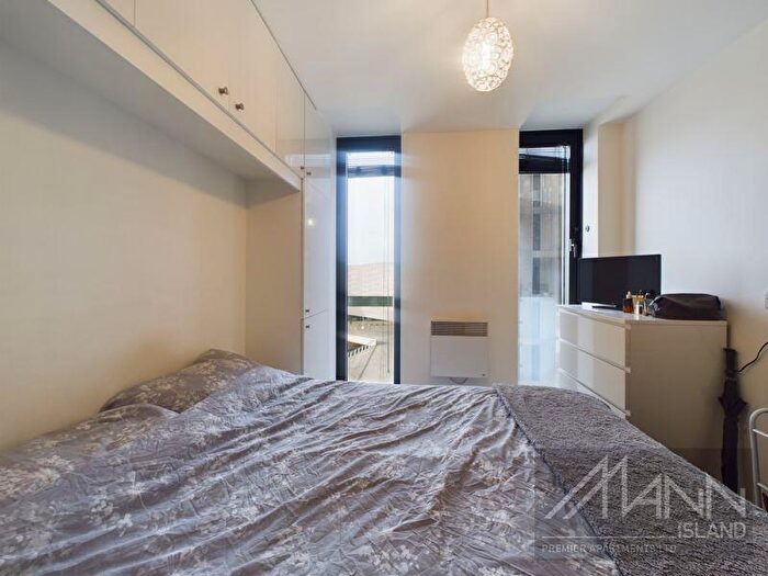 1 Bedroom Flat For Sale In Mann Island, Liverpool, L3