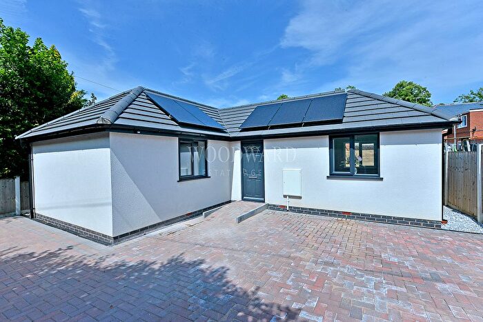 2 Bedroom Detached Bungalow For Sale In Leamington Street, Ripley, DE5