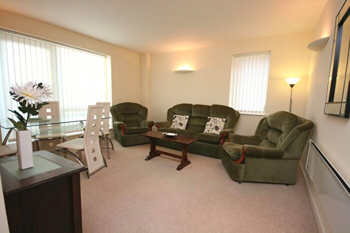 2 Bedroom Apartment To Rent In Stockport Road, Manchester, M13