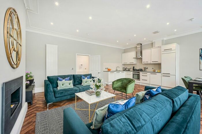 2 Bedroom Flat To Rent In New Bond Street, London, W1S