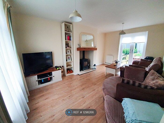 3 Bedroom Semi-Detached House To Rent In St. Johns Road, Dover, CT15