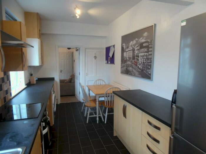 4 Bedroom Terraced House To Rent In Bruce Street, St James, NN5