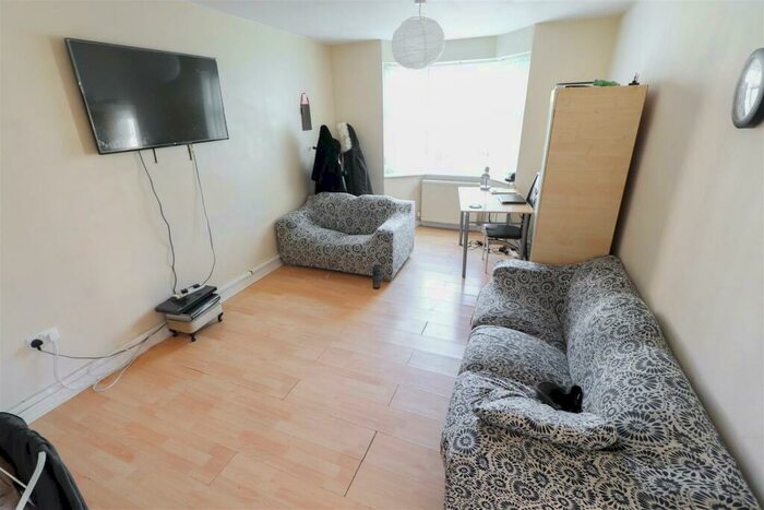 3 Bedroom Detached House To Rent In St. Christians Croft, Cheylesmore, Coventry, CV3