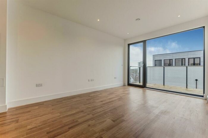 1 Bedroom Apartment To Rent In Finchley Road, Golders Green, NW11