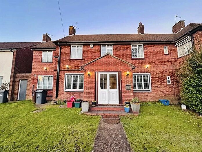 2 Bedroom Flat To Rent In Shannon Close, Southall, UB2