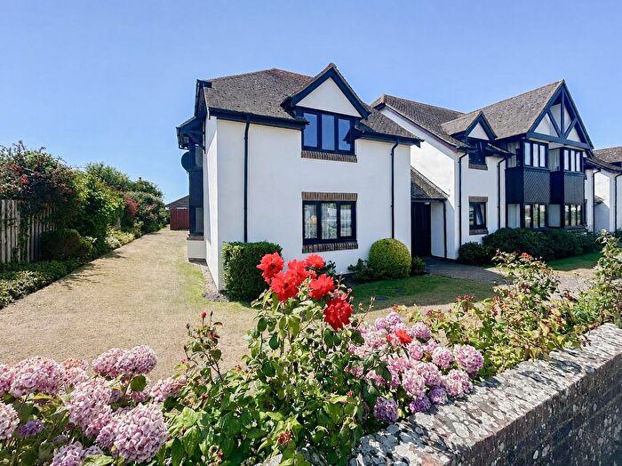 2 Bedroom Flat For Sale In Beaulieu Lodge, Bexhill-On-Sea, TN39