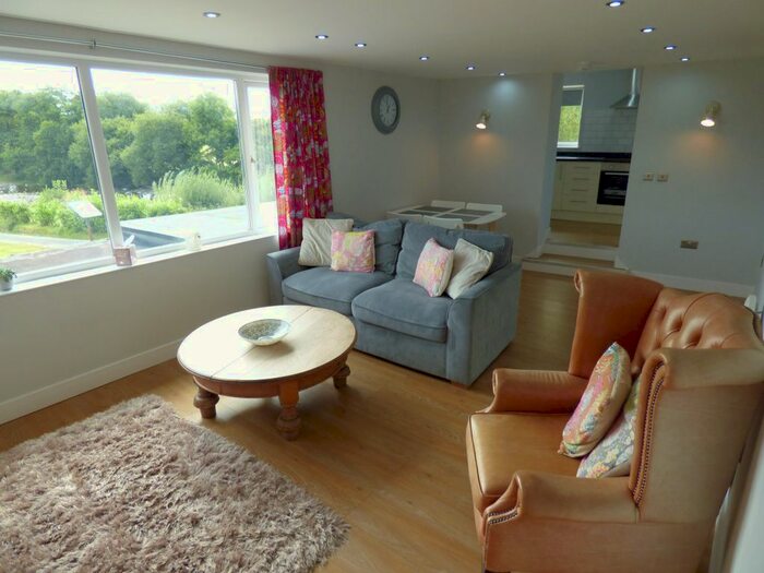 2 Bedroom Flat To Rent In Pontargothi, Carmarthen, Carmarthenshire, SA32