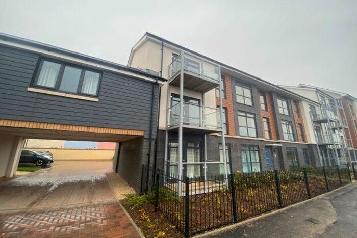 2 Bedroom Flat To Rent In Lane End Road, Bristol, BS34