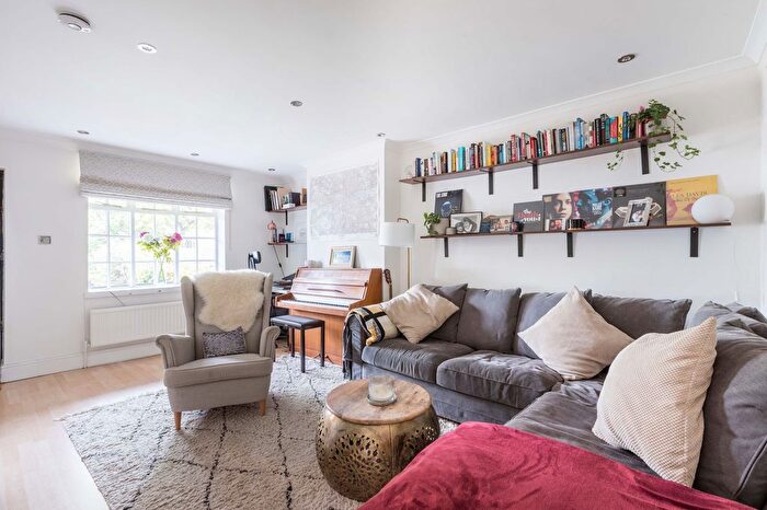 3 Bedroom End Of Terrace House To Rent In Cross Road, Croydon, CR0