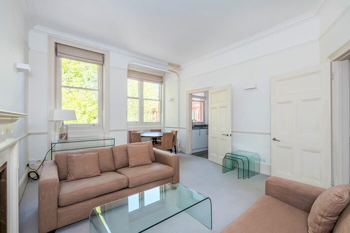 2 Bedroom Flat To Rent In Sloane Gardens, London, SW1W