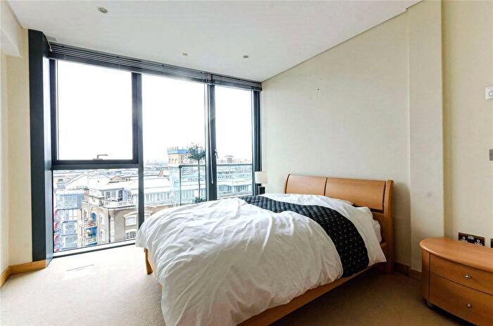 3 Bedroom Flat To Rent In Tea Trade Wharf, Shad Thames, London, SE1
