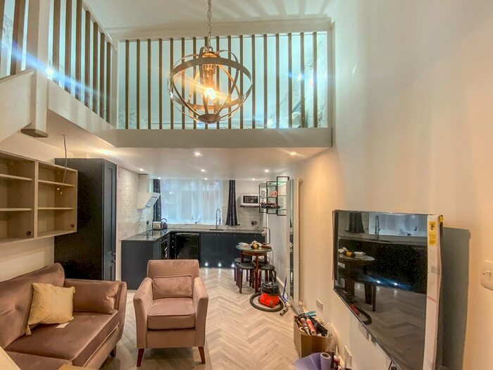 1 Bedroom Studio To Rent In Holloway Road, Holloway, N7