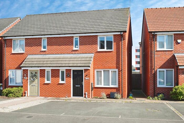 3 Bedroom Semi Detached House For Sale In Upton Drive, Burton-on-Trent, Staffordshire, DE14