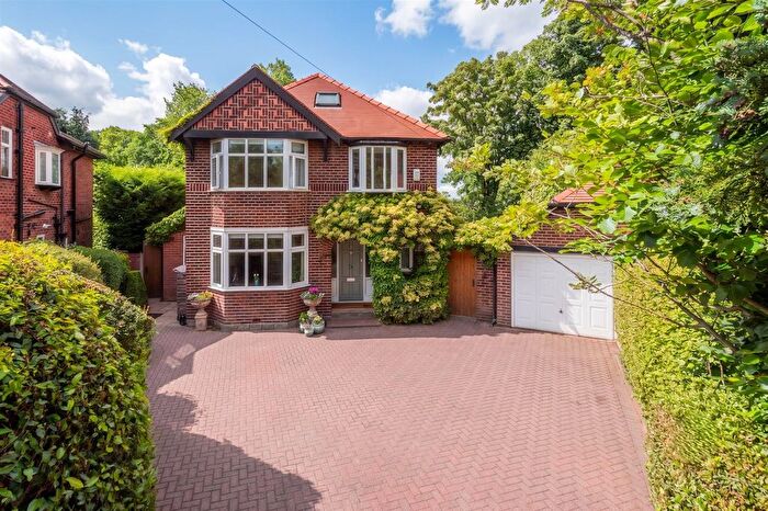 4 Bedroom Detached House For Sale In Kenwood Avenue, Hale, Altrincham, WA15