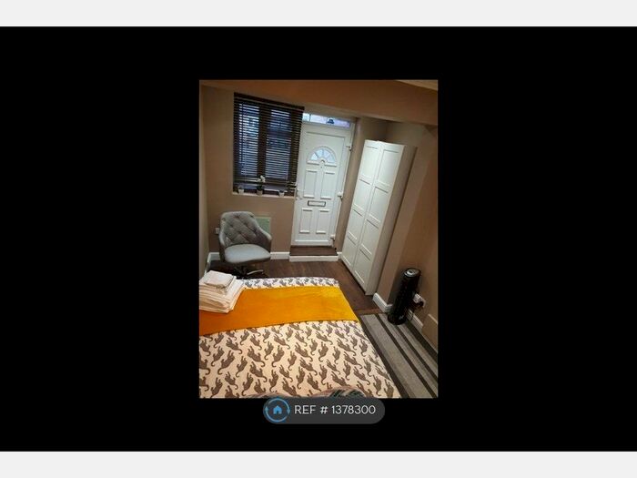 Studio To Rent In Annexe, London, SE28