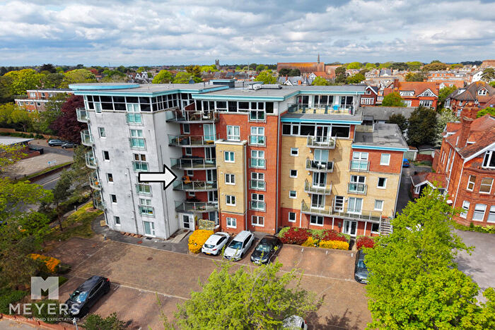 2 Bedroom Apartment For Sale In Owls Road, Bournemouth, BH5