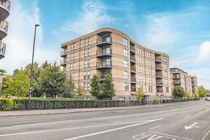 2 Bedroom Flat For Sale In Windsor Road, Slough, SL1