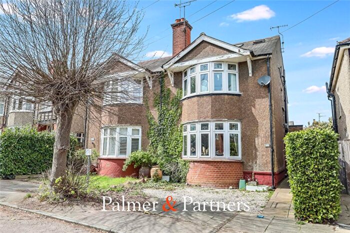 4 Bedroom Semi Detached House For Sale In Mildmay Road, Old Moulsham, Chelmsford, Essex, CM2