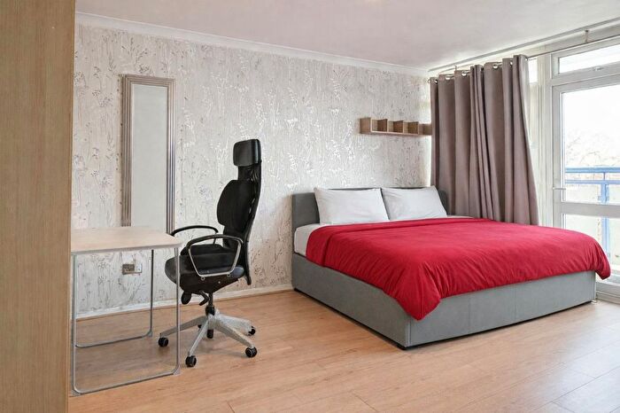 2 Bedroom Flat For Sale In Canning Town, London, E16