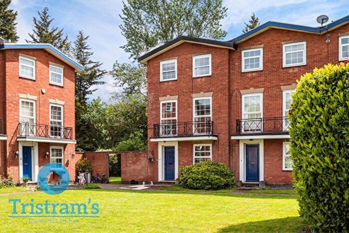 3 Bedroom Town House For Sale In Dudley Court, Bramcote, NG9