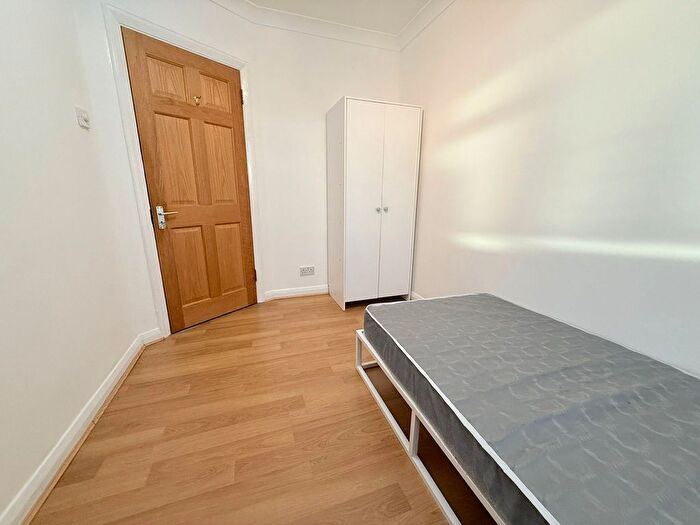 2 Bedroom Maisonette To Rent In Carr Road, Northolt, UB5
