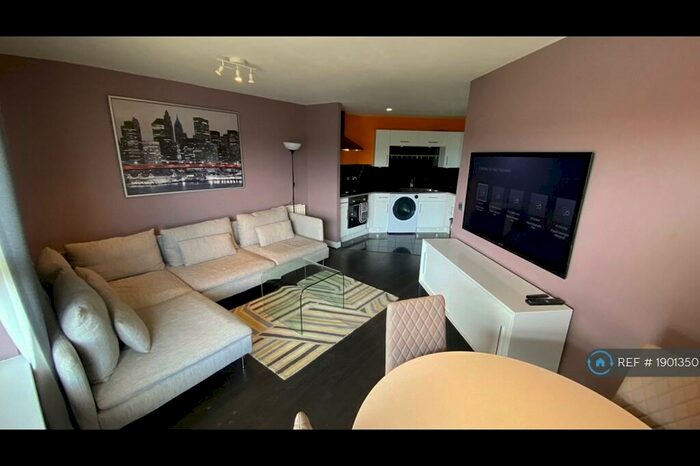 2 Bedroom Flat To Rent In Clarkson Court, Hatfield, AL10