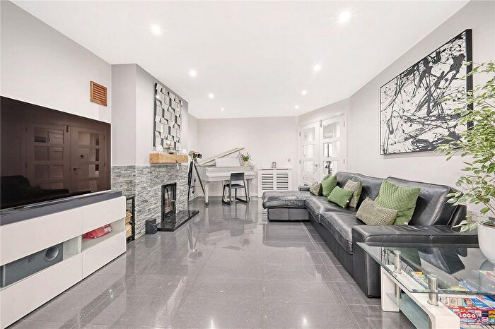 4 Bedroom Detached House For Sale In Riseway, Brentwood, Essex, CM15