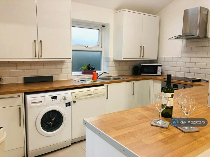 6 Bedroom Terraced House To Rent In Pomona Street, Sheffield, S11