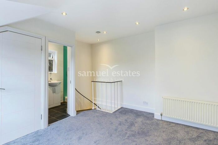 Studio To Rent In Bedford Hill, Balham, SW12