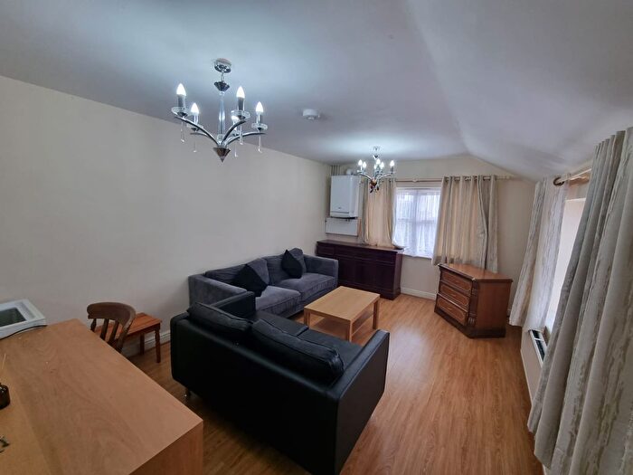 2 Bedroom Mews To Rent In Birmingham, West Midlands, B15