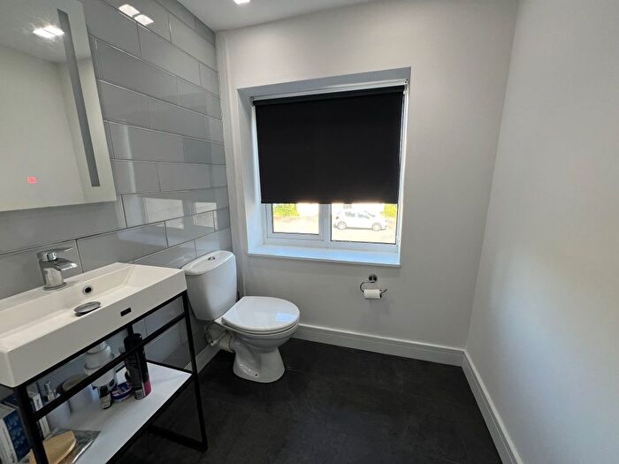 1 Bedroom Flat To Rent In Pontargothi, Nantgaredig, Carmarthenshire, SA32