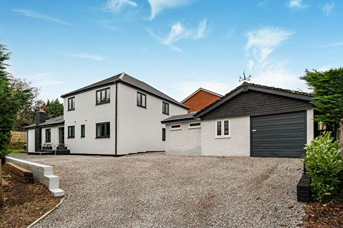 6 Bedroom Detached House For Sale In Lymington Bottom Road, Four Marks, Alton, Hampshire, GU34