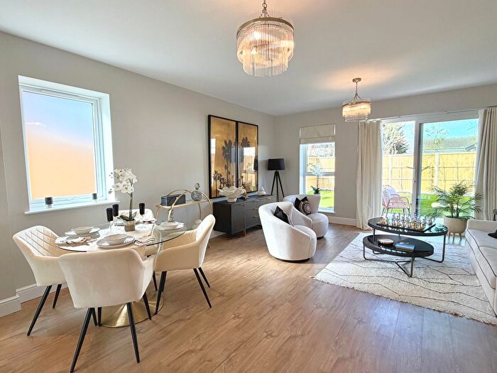 4 Bedroom Semi Detached House For Sale In Woodmansterne Lane, Wallington, SM6