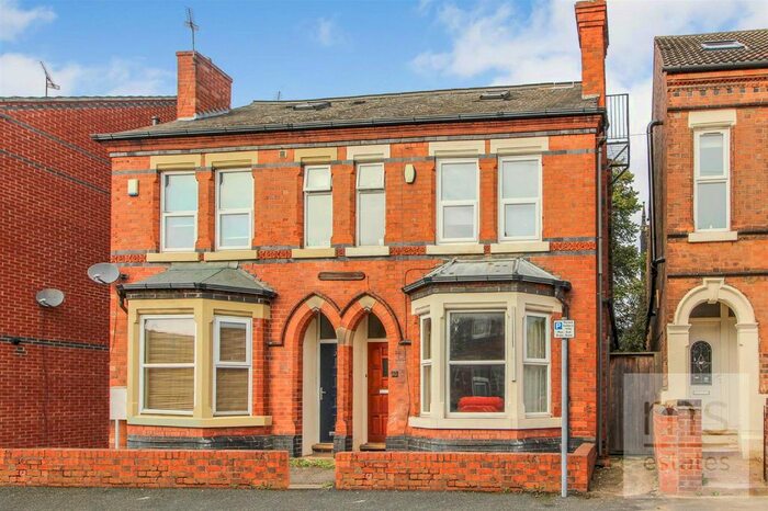 5 Bedroom Semi-Detached House To Rent In Trinity Avenue, Lenton, Nottingham, NG7