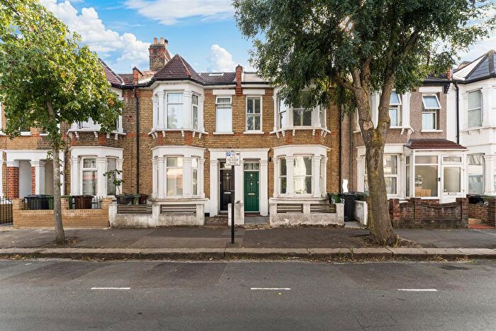 4 Bedroom Terraced House For Sale In Farmilo Road, Walthamstow, E17