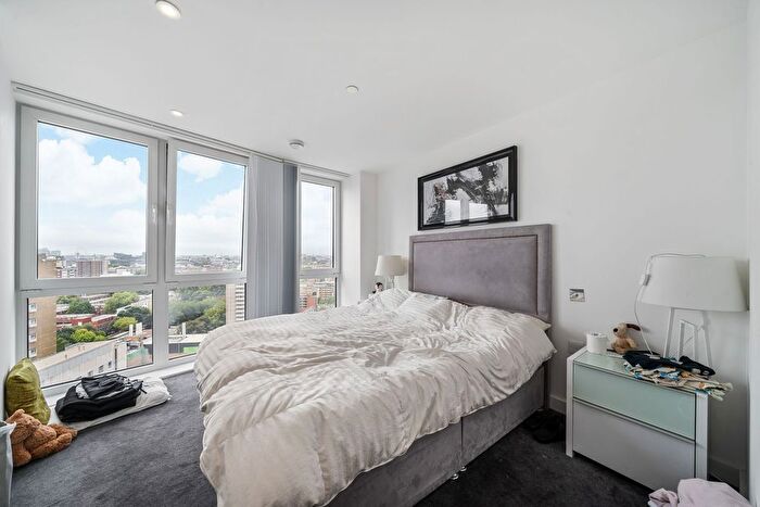 2 Bedroom Flat For Sale In City Road, Eagle Point City Road, EC1V
