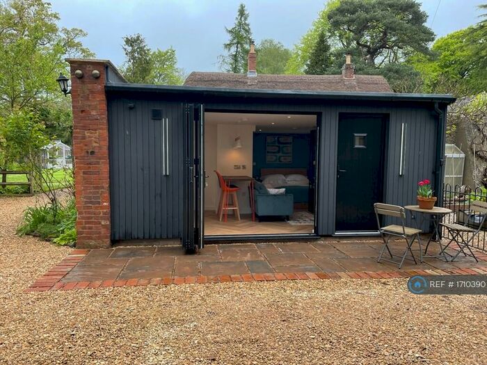 Studio To Rent In Church Lane, Yeovil, BA22