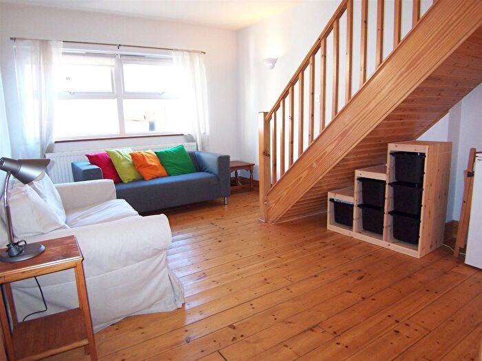 1 Bedroom Property To Rent In Lambton Road, London, SW20