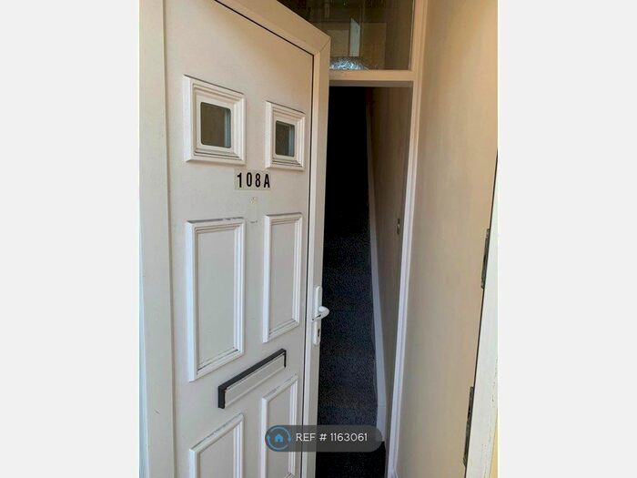 2 Bedroom Flat To Rent In New Road, Portsmouth, PO2