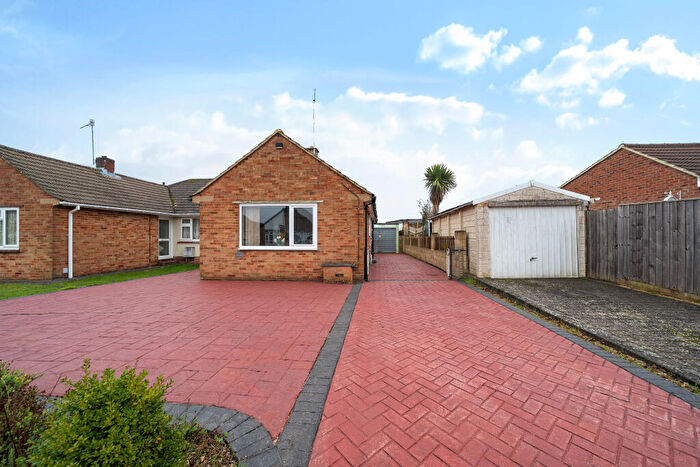 3 Bedroom Semi Detached House For Sale In Avonmead, Haydon Wick, Swindon, SN25