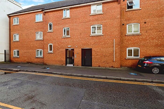 2 Bedroom Flat For Sale In Regent Street, Northampton, NN1