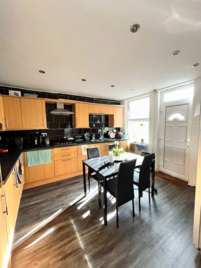 5 Bedroom Terraced House To Rent In Hartley Crescent, Woodhouse, Leeds, LS6