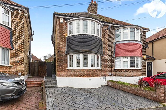 3 Bedroom Semi Detached House For Sale In Seaton Road, Welling, DA16