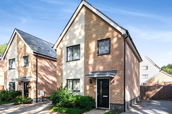 3 Bedroom Detached House To Rent In Kirby Drive, CO4