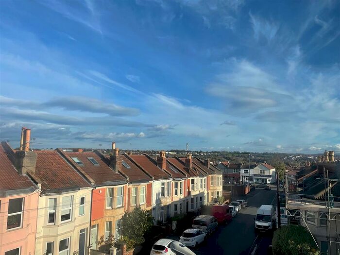 2 Bedroom Flat To Rent In Trinity Court, Bishopston, Bristol, BS7