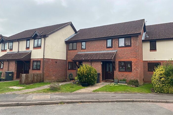 2 Bedroom Terraced House To Rent In Sandringham Road, Petersfield, Hants, GU32